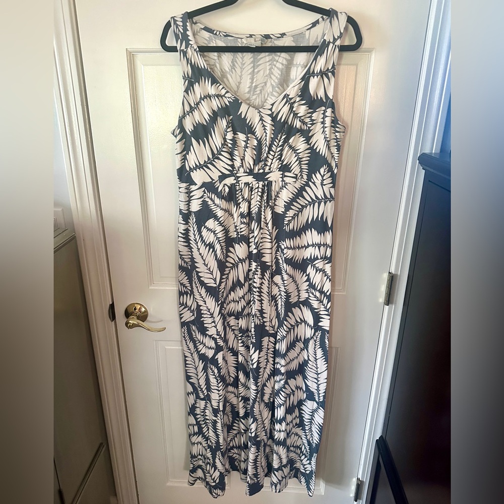Boden Green and White Leaf Print Maxi Dress
